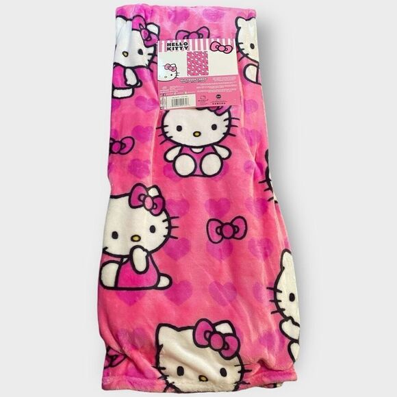 Hello Kitty “Poses and Hearts”' 50x70" Pink Silk Touch Plush Throw Blanket (a) - Picture 3 of 8